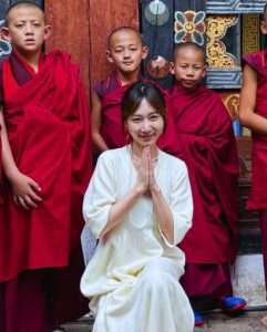A L Λ Y Λ @Traveling | Tong li | Discover Bhutan. Rediscover Yourself. Bhutan Luxury Tours
