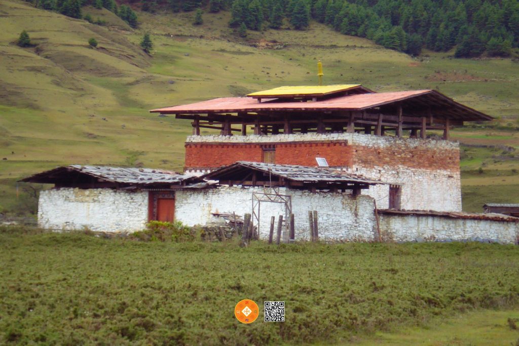 A L Λ Y Λ @Traveling | top attractions wangdue Khewang lhakhang Temple | Discover Bhutan. Rediscover Yourself. Top Attractions in Phobjikha Valley Bhutan – Khewang Lhakhang Temple