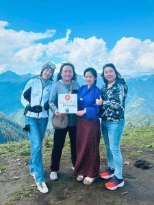 A L Λ Y Λ @Traveling | Mrs. Siew and Friends | Discover Bhutan. Rediscover Yourself. Mrs. Siew & Group - Reviews-alaya-traveling- Bhutan Tour - Chilee La